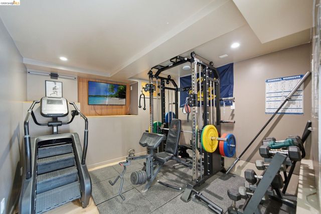 3500 Oak Knoll Blvd, Oakland, CA 94605