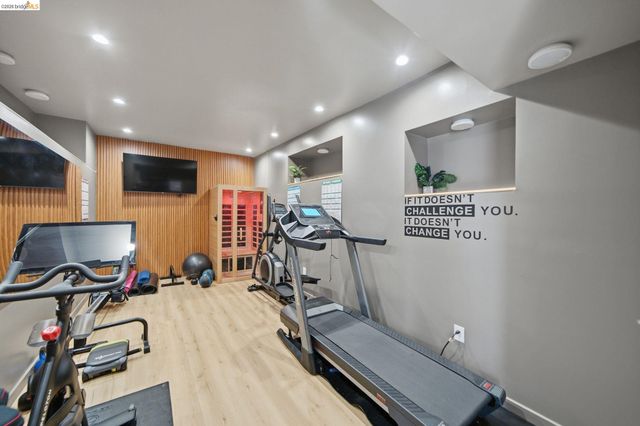 3500 Oak Knoll Blvd, Oakland, CA 94605