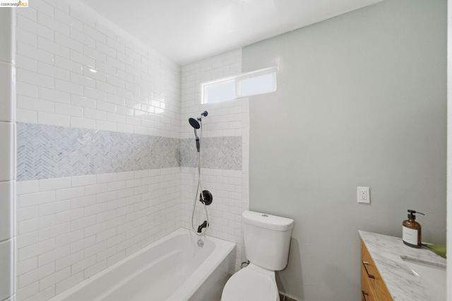 3500 Oak Knoll Blvd, Oakland, CA 94605