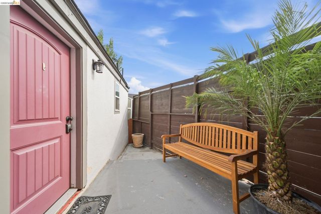 3500 Oak Knoll Blvd, Oakland, CA 94605