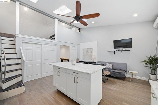 3500 Oak Knoll Blvd, Oakland, CA 94605