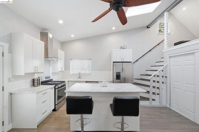 3500 Oak Knoll Blvd, Oakland, CA 94605