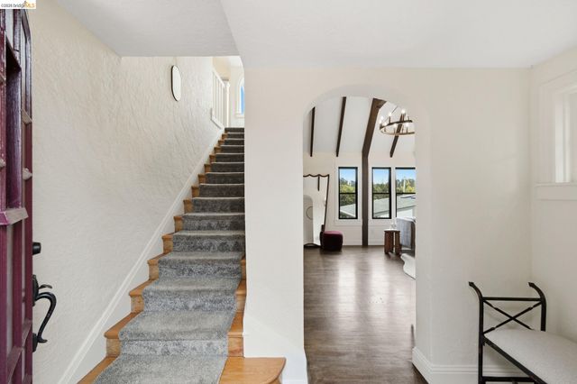 3500 Oak Knoll Blvd, Oakland, CA 94605