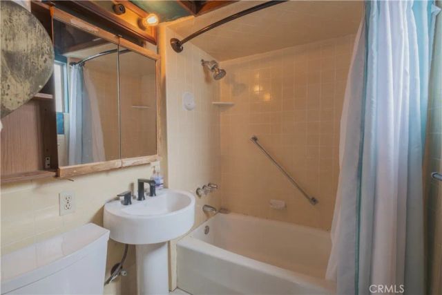 5716 Hubbard, Los Angeles, CA 90022