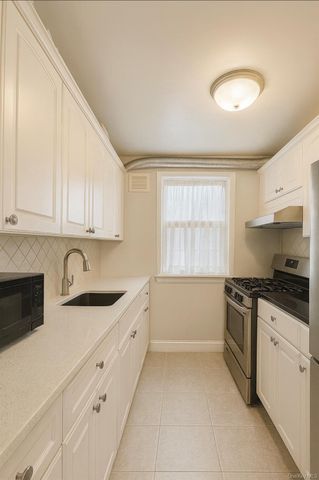 150-40 Jewel Avenue 66B, Flushing, NY 11367