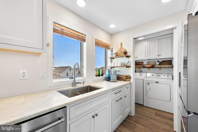 527 ENGLESIDE AVE, Beach Haven, NJ 08008