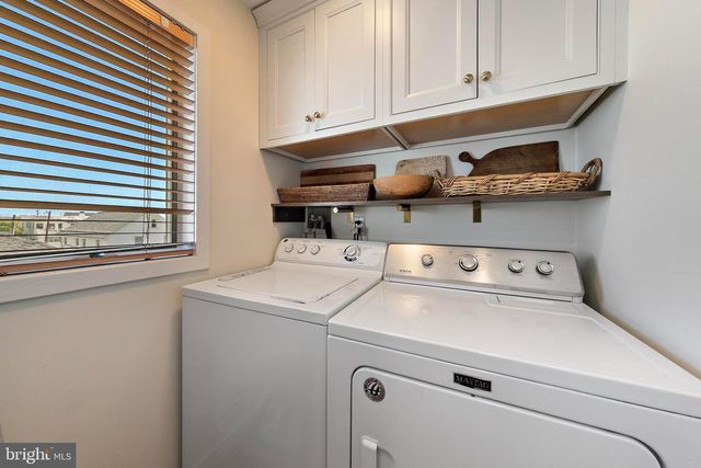 527 ENGLESIDE AVE, Beach Haven, NJ 08008