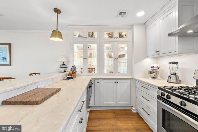 527 ENGLESIDE AVE, Beach Haven, NJ 08008
