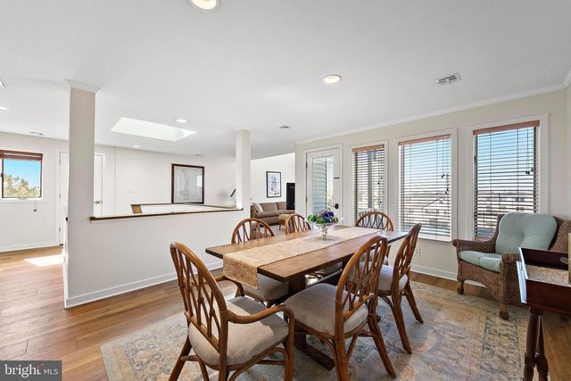527 ENGLESIDE AVE, Beach Haven, NJ 08008