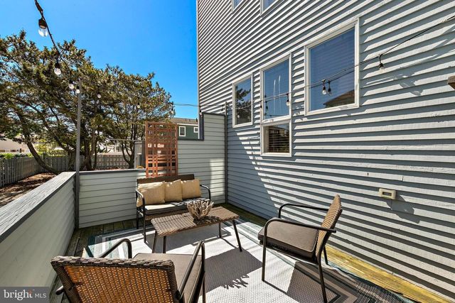 527 ENGLESIDE AVE, Beach Haven, NJ 08008