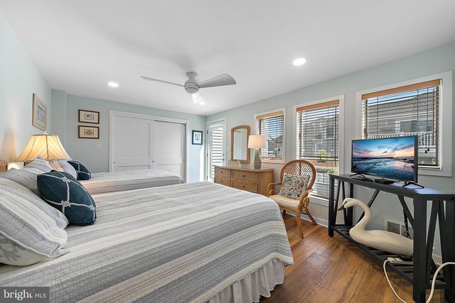 527 ENGLESIDE AVE, Beach Haven, NJ 08008