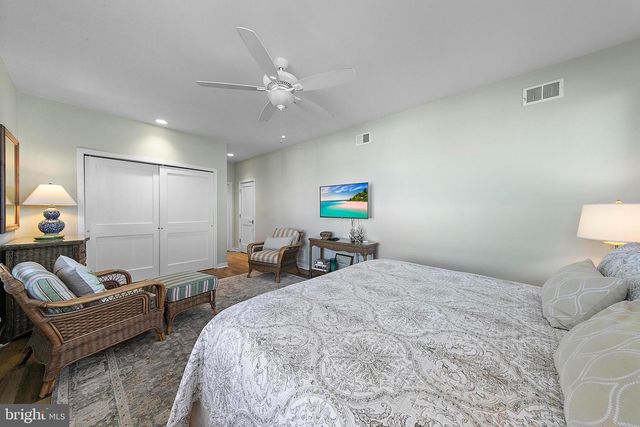 527 ENGLESIDE AVE, Beach Haven, NJ 08008