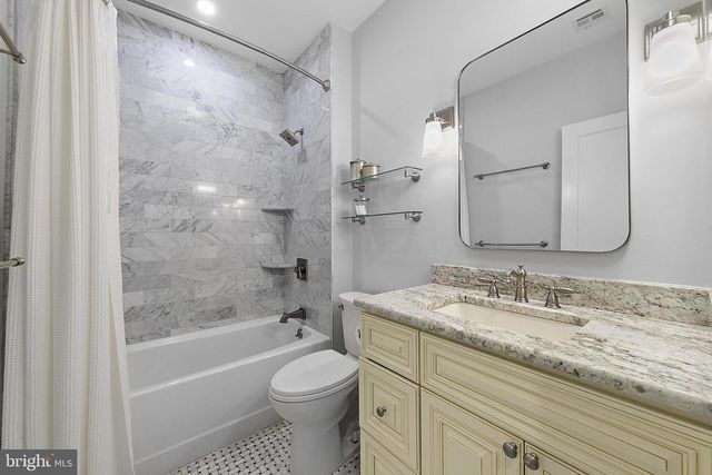 527 ENGLESIDE AVE, Beach Haven, NJ 08008
