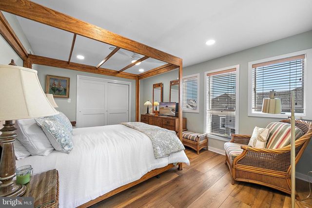 527 ENGLESIDE AVE, Beach Haven, NJ 08008