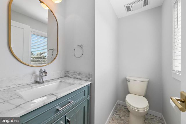 527 ENGLESIDE AVE, Beach Haven, NJ 08008