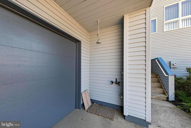 527 ENGLESIDE AVE, Beach Haven, NJ 08008