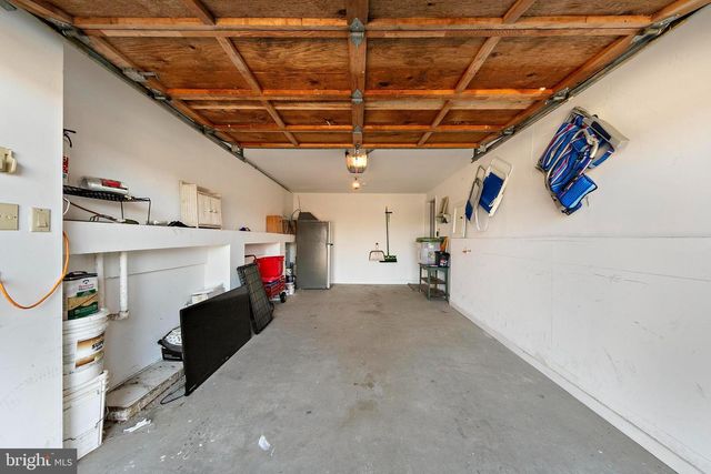 527 ENGLESIDE AVE, Beach Haven, NJ 08008