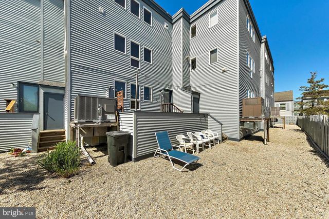 527 ENGLESIDE AVE, Beach Haven, NJ 08008