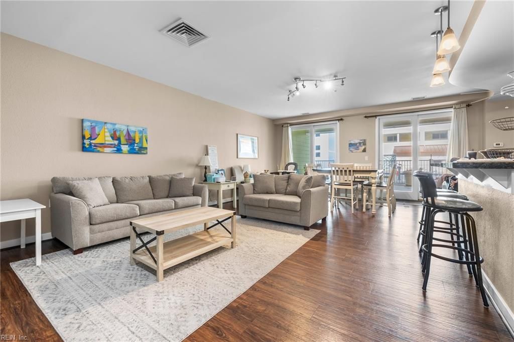 3738 Sandpiper RD # 114B, Virginia Beach, VA 23456