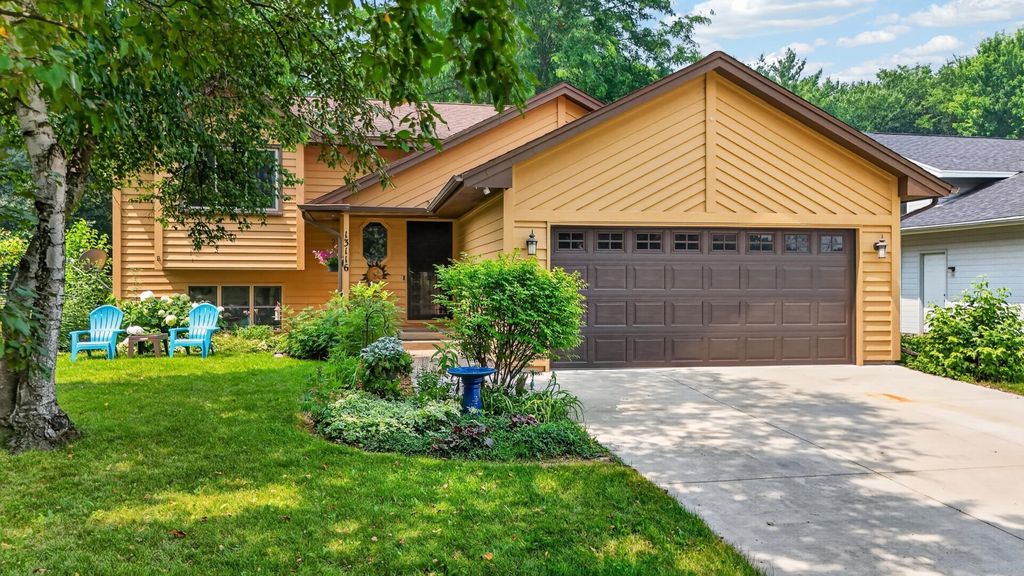13116 Court Place, Burnsville, MN 55337