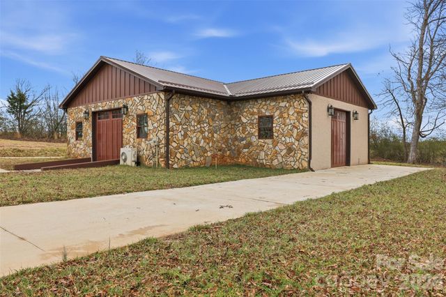 2255 Mount Olive Church Road, Newton, NC 28658