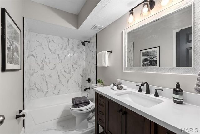 2224 Canyonlands Drive C, Maryland Heights, MO 63043