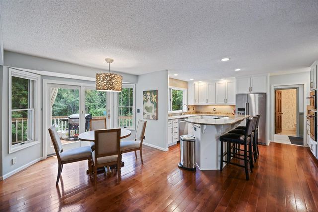 1638 Quail Ridge Circle, Woodbury, MN 55125