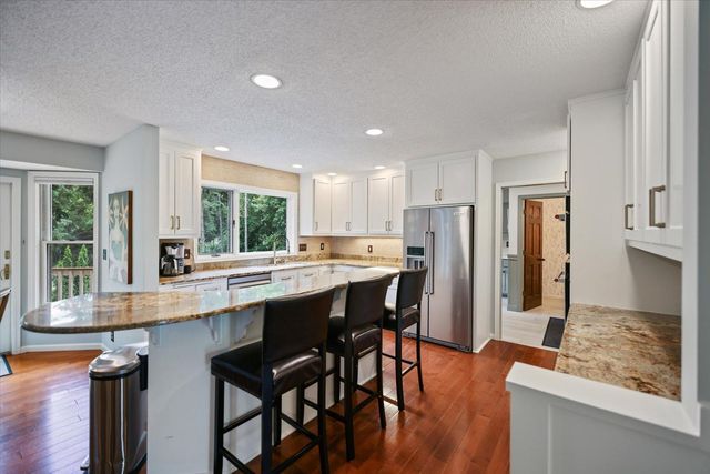 1638 Quail Ridge Circle, Woodbury, MN 55125