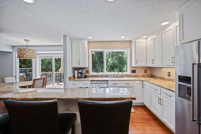 1638 Quail Ridge Circle, Woodbury, MN 55125