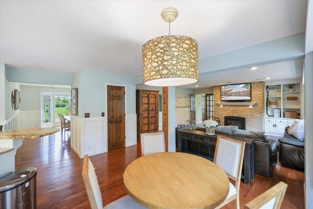1638 Quail Ridge Circle, Woodbury, MN 55125