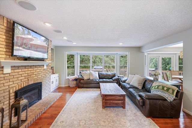 1638 Quail Ridge Circle, Woodbury, MN 55125