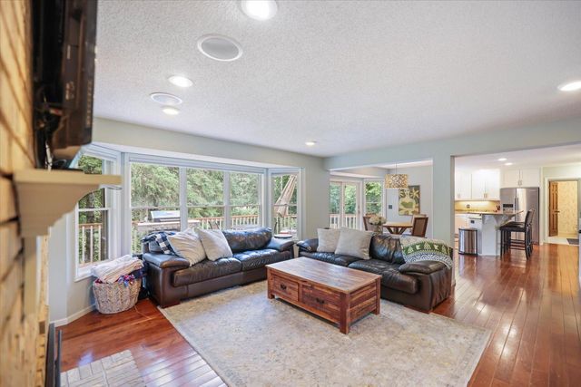 1638 Quail Ridge Circle, Woodbury, MN 55125