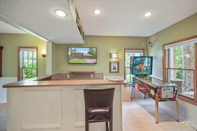 1638 Quail Ridge Circle, Woodbury, MN 55125