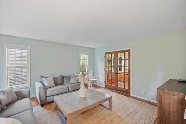 1638 Quail Ridge Circle, Woodbury, MN 55125