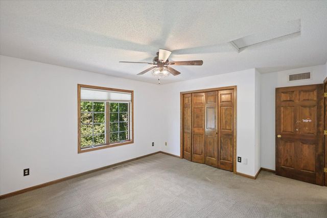 1638 Quail Ridge Circle, Woodbury, MN 55125