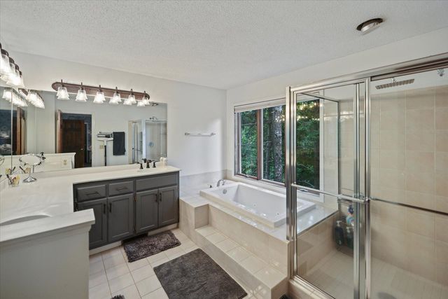 1638 Quail Ridge Circle, Woodbury, MN 55125