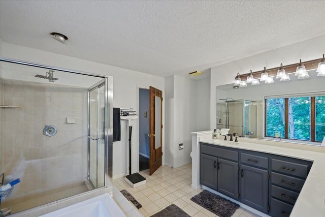 1638 Quail Ridge Circle, Woodbury, MN 55125
