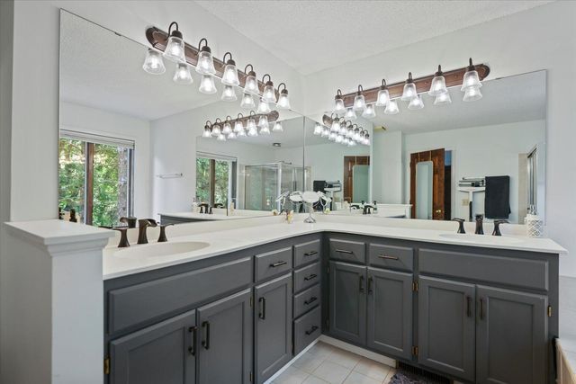 1638 Quail Ridge Circle, Woodbury, MN 55125