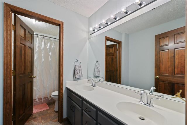 1638 Quail Ridge Circle, Woodbury, MN 55125