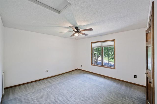 1638 Quail Ridge Circle, Woodbury, MN 55125