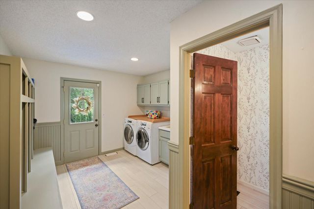 1638 Quail Ridge Circle, Woodbury, MN 55125