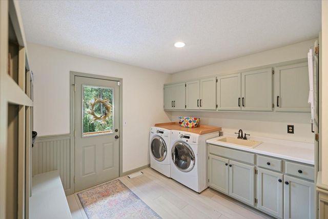 1638 Quail Ridge Circle, Woodbury, MN 55125