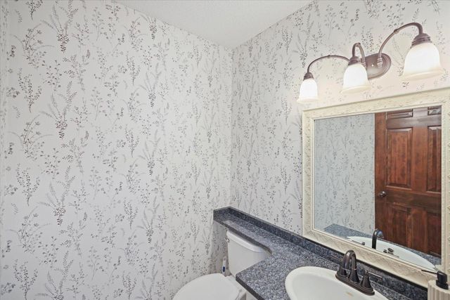 1638 Quail Ridge Circle, Woodbury, MN 55125