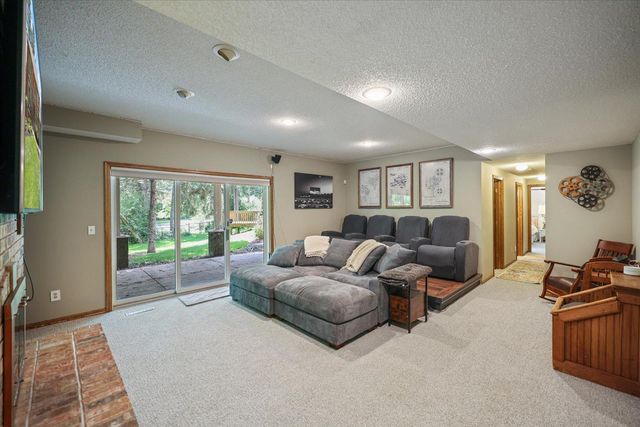 1638 Quail Ridge Circle, Woodbury, MN 55125
