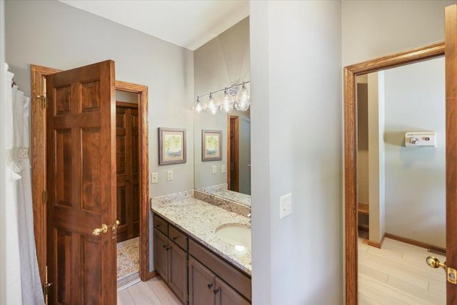 1638 Quail Ridge Circle, Woodbury, MN 55125