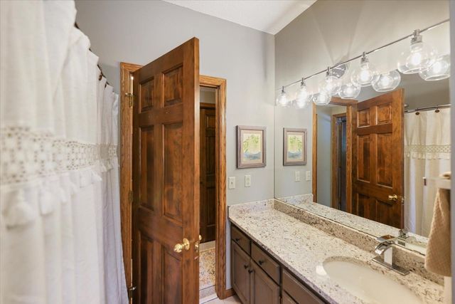 1638 Quail Ridge Circle, Woodbury, MN 55125