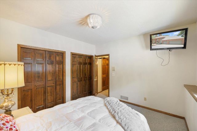 1638 Quail Ridge Circle, Woodbury, MN 55125
