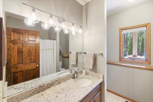 1638 Quail Ridge Circle, Woodbury, MN 55125