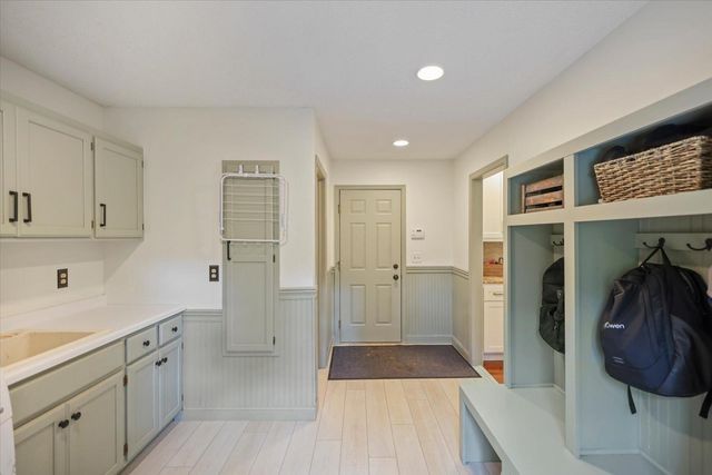 1638 Quail Ridge Circle, Woodbury, MN 55125