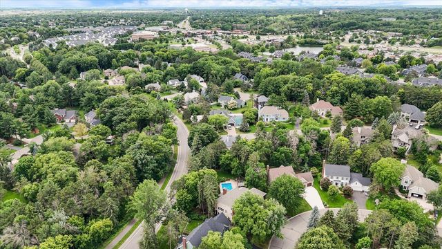 1638 Quail Ridge Circle, Woodbury, MN 55125